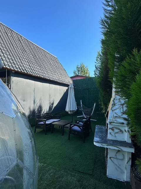 listing card gallery