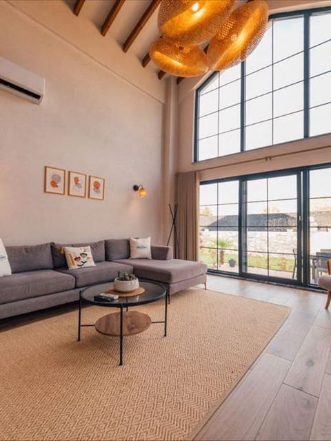 listing card gallery