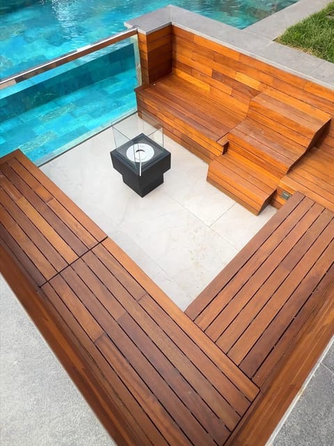 listing card gallery