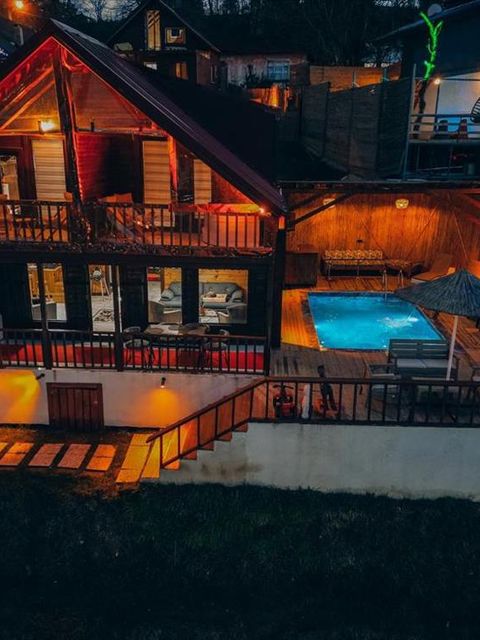 listing card gallery