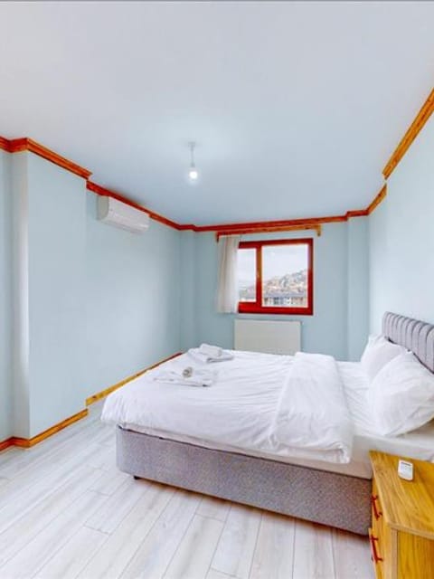 listing card gallery