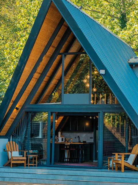 listing card gallery