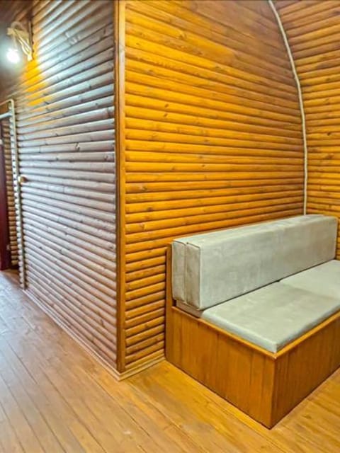 listing card gallery