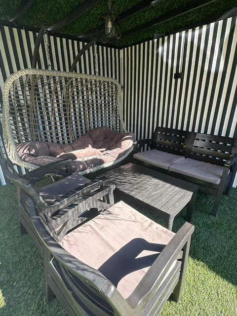 listing card gallery