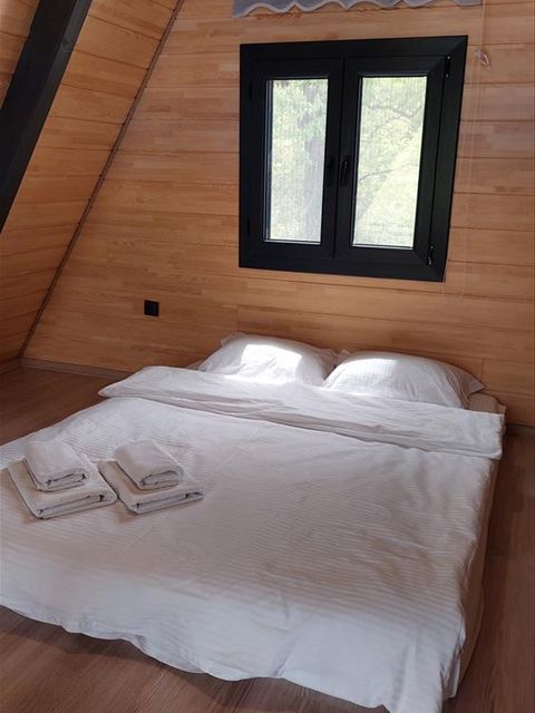 listing card gallery