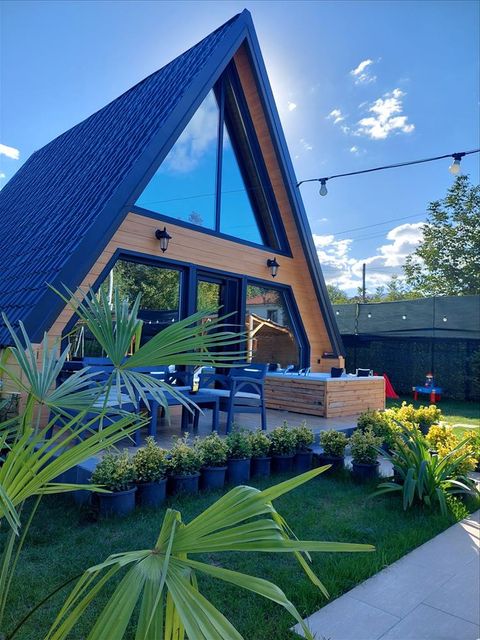 listing card gallery