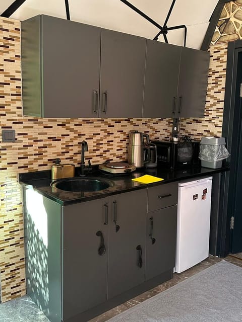 listing card gallery