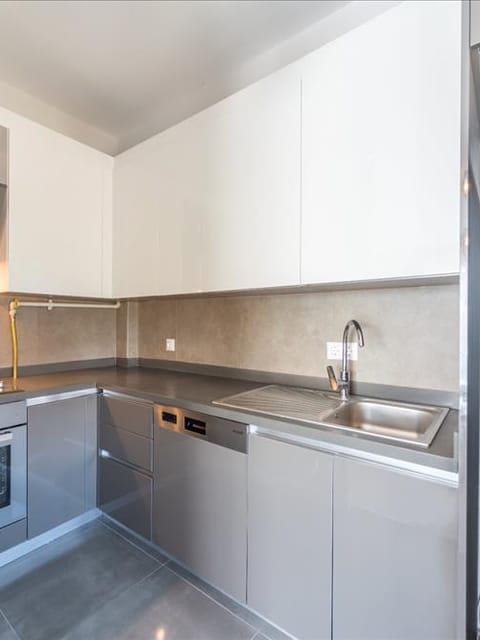 listing card gallery