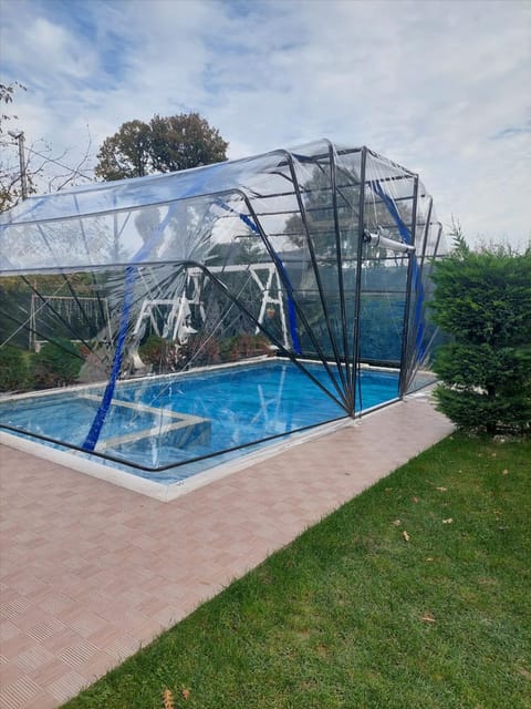 listing card gallery