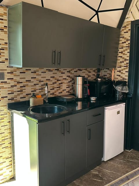 listing card gallery