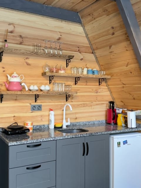 listing card gallery