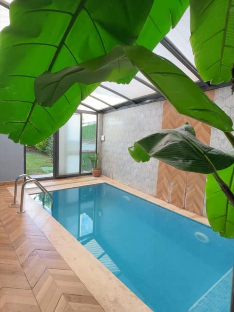 listing card gallery