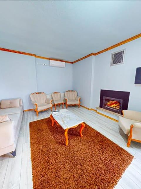 listing card gallery