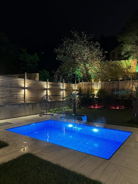 listing card gallery