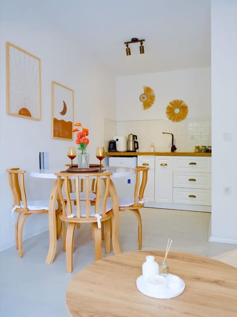 listing card gallery