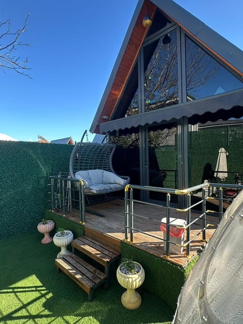 listing card gallery