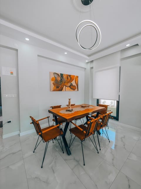 listing card gallery