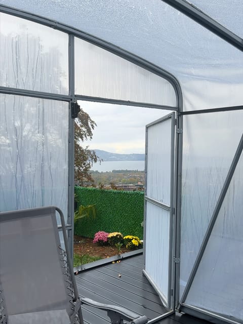 listing card gallery