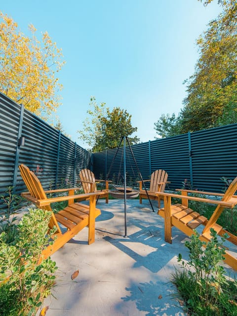 listing card gallery