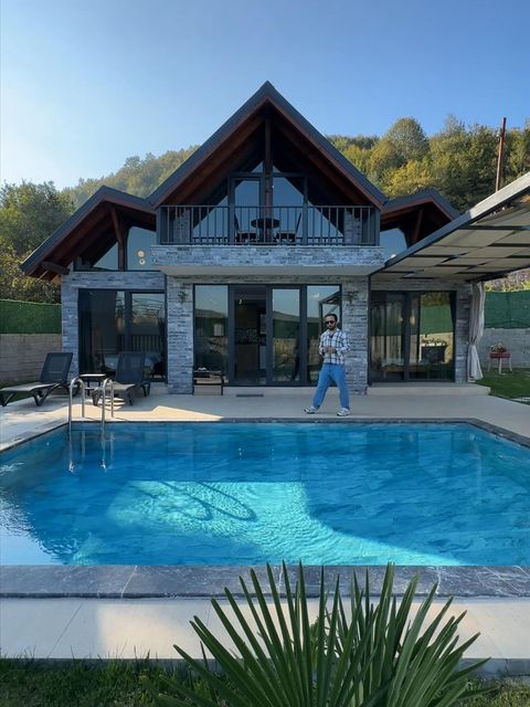 listing card gallery