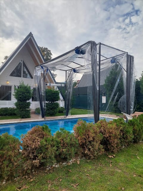 listing card gallery