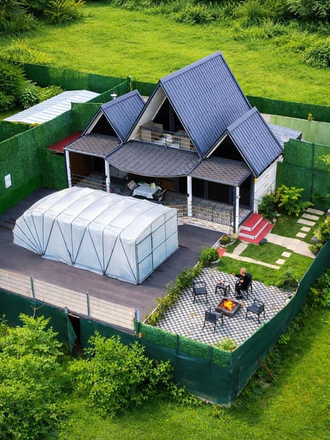 listing card gallery