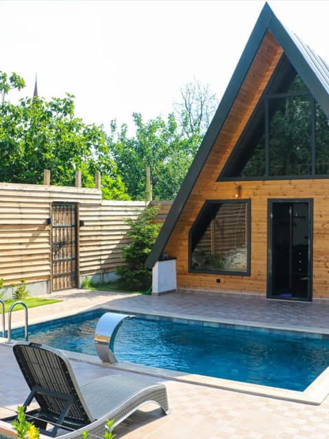 listing card gallery