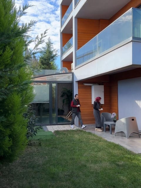 listing card gallery