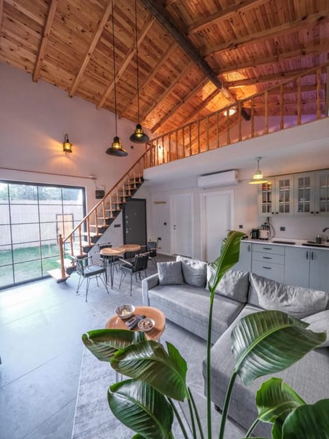 listing card gallery