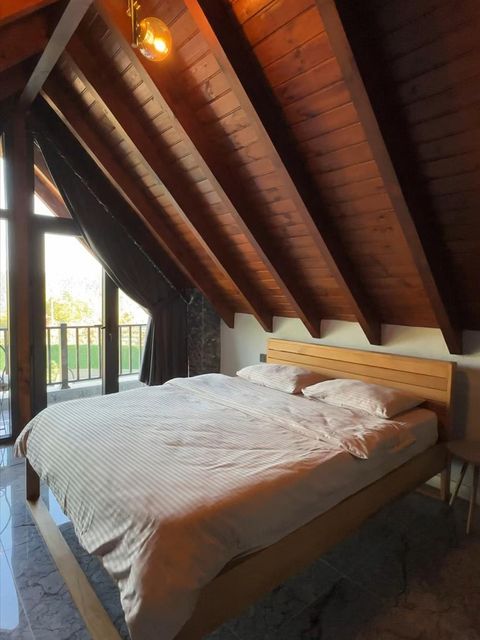 listing card gallery