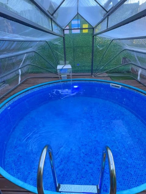 listing card gallery