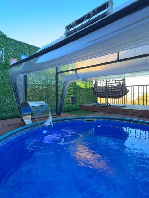 listing card gallery