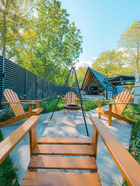 listing card gallery