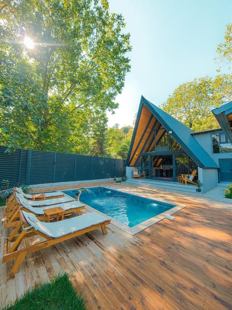 listing card gallery