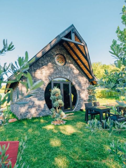 listing card gallery