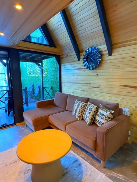 listing card gallery