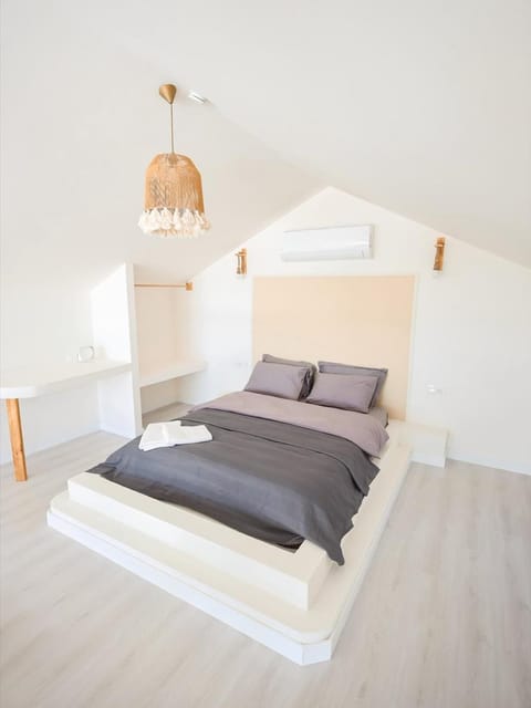 listing card gallery