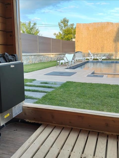 listing card gallery