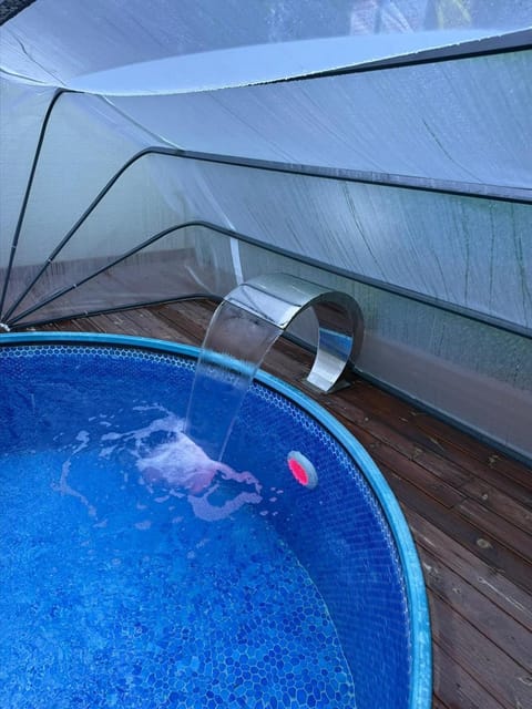 listing card gallery