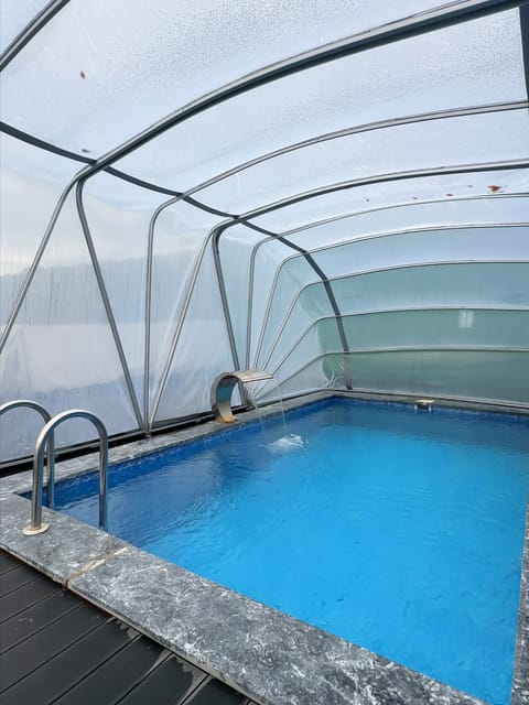 listing card gallery