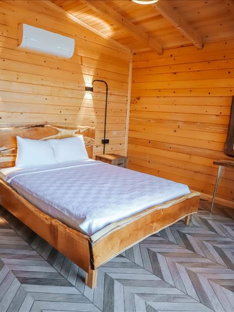 listing card gallery