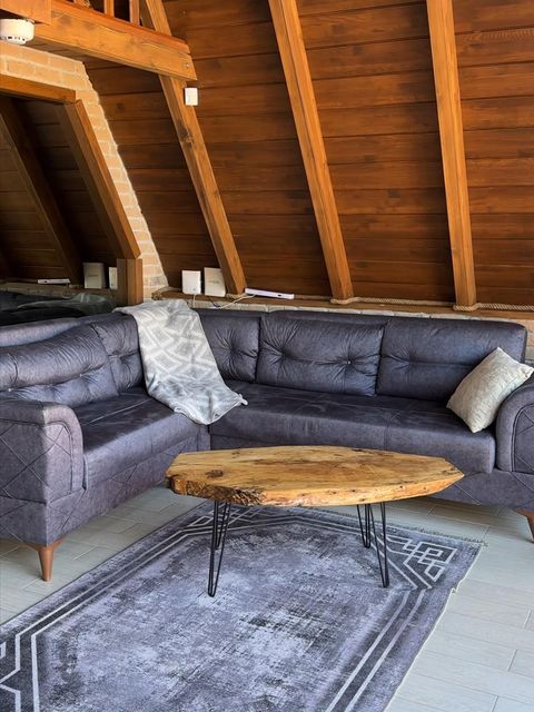 listing card gallery